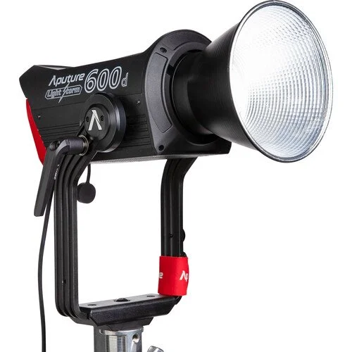 [2500 KAW] Aputure LS 600d Pro Daylight LED Monolight (V-Mount) 